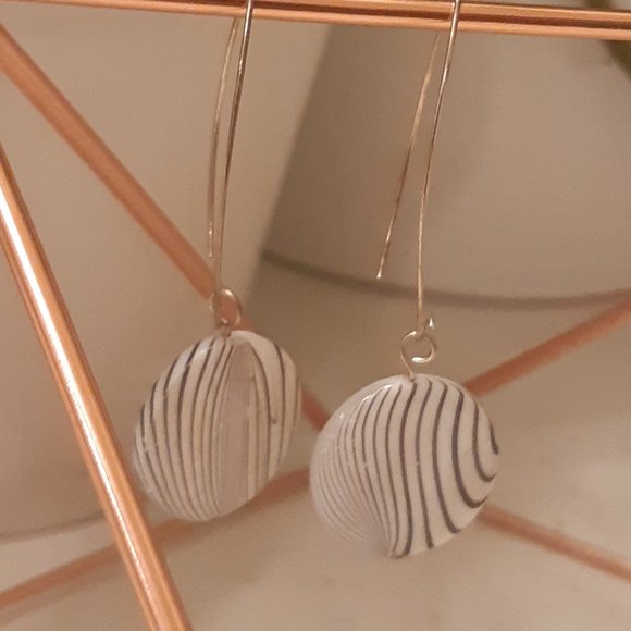 Pendant Earrings - Picture 1 of 3